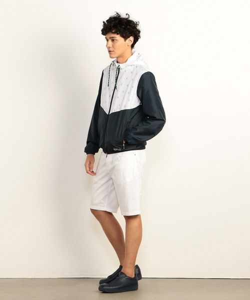 ARMANI EXCHANGE(アルマーニエクスチェンジ)の「【A|Xアルマーニ エクスチェンジ】デザイン切替 ジップアップフーディ(ナイロンジャケット・メンズ・ホワイト×ネイビー・SMALL/MEDIUM/LARGE/X-SMALL/X-LARGE)」の9枚目の写真