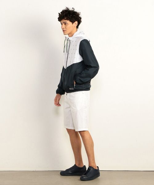 ARMANI EXCHANGE(アルマーニエクスチェンジ)の「【A|Xアルマーニ エクスチェンジ】デザイン切替 ジップアップフーディ(ナイロンジャケット・メンズ・ホワイト×ネイビー・SMALL/MEDIUM/LARGE/X-SMALL/X-LARGE)」の8枚目の写真