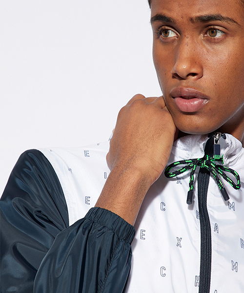 ARMANI EXCHANGE(アルマーニエクスチェンジ)の「【A|Xアルマーニ エクスチェンジ】デザイン切替 ジップアップフーディ(ナイロンジャケット・メンズ・ホワイト×ネイビー・SMALL/MEDIUM/LARGE/X-SMALL/X-LARGE)」の12枚目の写真