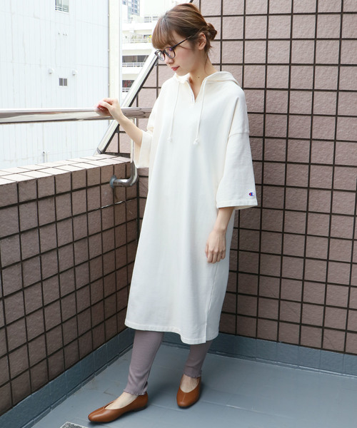 Champion（チャンピオン）の「【Champion】フードスウェットロングワンピース（ワンピース・レディース・ホワイト/ネイビー/グレー・M）」の12枚目の写真