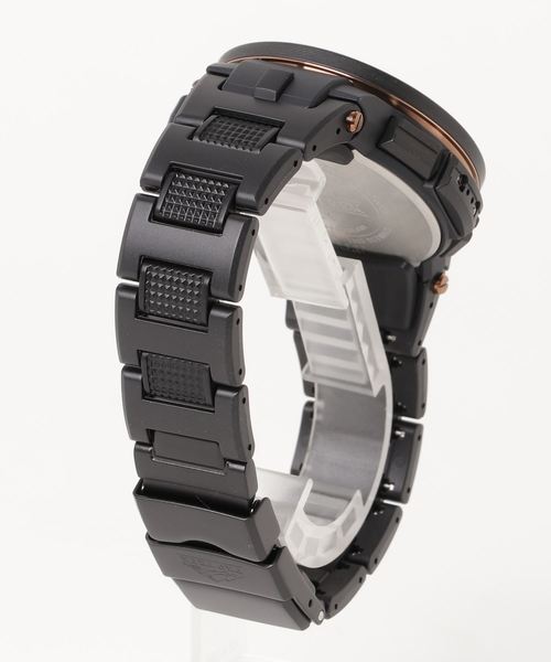 PRO TREK（プロトレック）の「MULTI FIELD LINE Carbon Edition / PRW-7000X-1JR（アナログ腕時計・メンズ・ブラック×ゴールド・FREE）」の6枚目の写真