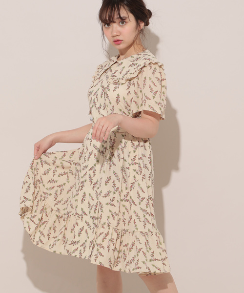apres jour（アプレジュール）の「フリル襟ダブルボタンワンピース【ZOZOTOWN限定アイテム】（ワンピース・レディース・ダークブラウン/ライトグリーン/ライトベージュ/モカ・フリー）」の4枚目の写真