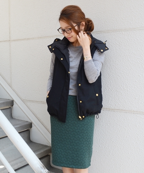 SHIPS for women(シップスフォーウィメン)の「無地 リバーシブルダウンベスト◇(ダウンベスト・レディース・ブラック/ネイビー・38/36)」の1枚目の写真