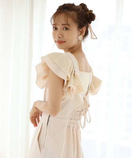 one after another NICE CLAUP(ワンアフターアナザーナイスクラップ)の「肩フリルニットトップス(ニット/セーター・レディース・ブラック/アイボリー/マスタード・FREE)」の5枚目の写真