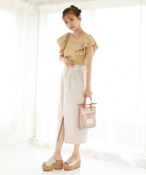 one after another NICE CLAUP(ワンアフターアナザーナイスクラップ)の「肩フリルニットトップス(ニット/セーター・レディース・ブラック/アイボリー/マスタード・FREE)」の4枚目の写真