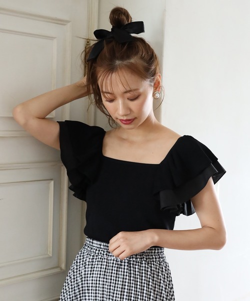 one after another NICE CLAUP(ワンアフターアナザーナイスクラップ)の「肩フリルニットトップス(ニット/セーター・レディース・ブラック/アイボリー/マスタード・FREE)」の10枚目の写真