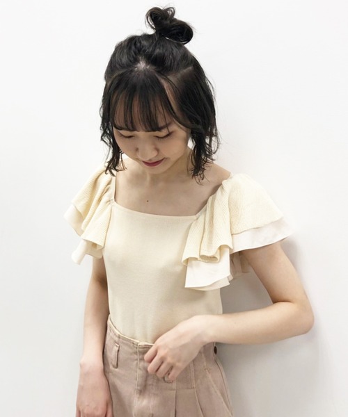 one after another NICE CLAUP(ワンアフターアナザーナイスクラップ)の「肩フリルニットトップス(ニット/セーター・レディース・ブラック/アイボリー/マスタード・FREE)」の22枚目の写真