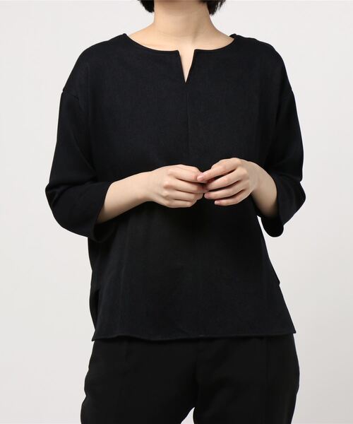 BELLUNA PLUS（ベルーナ）の「ウーリッシュ素材スリットネックブラウス（シャツ/ブラウス・レディース・ベージュ/ネイビー/ピンク/セージグリーン・MEDIUM/LARGE/X-LARGE）」の11枚目の写真