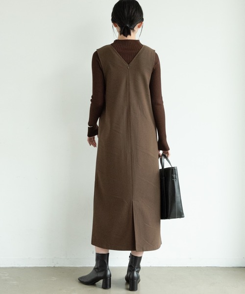 Aunt Marie's(アントマリーズ)の「Vネックロングジャンスカ / AUNT MARIE'S(ジャンパースカート・レディース・ブラック/ダークブラウン/アイボリー/チャコールグレー・FREE)」の17枚目の写真