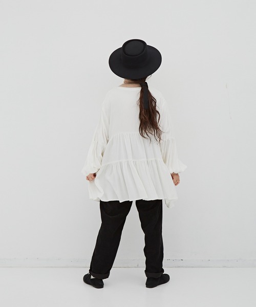 Libra Cue（リブラ キュー）の「リッチタッチティアードブラウス（シャツ/ブラウス・レディース・ホワイト/ブラック/ベージュ・FREE）」の18枚目の写真