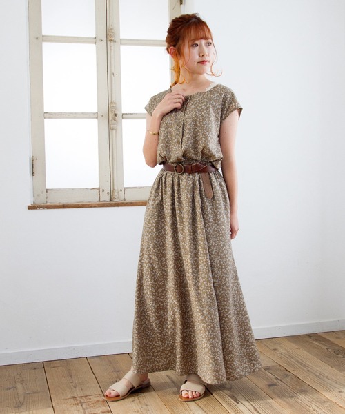 Crisp（クリスプ）の「2ベルトフラットサンダル（サンダル・レディース・ブラウン/アイボリー・38/37）」の16枚目の写真