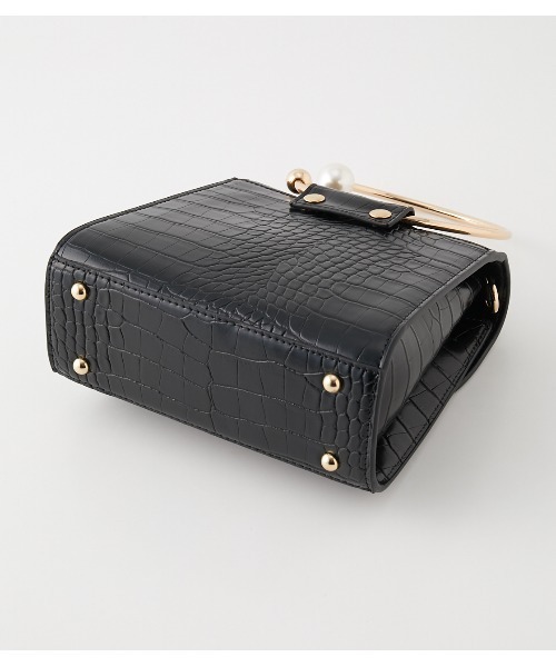 rienda(リエンダ)の「フェイクパールリングクロコライクショルダーバッグ(ショルダーバッグ・レディース・ブラック/ブラウン/ライトベージュ・FREE)」の7枚目の写真