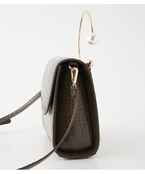 rienda(リエンダ)の「フェイクパールリングクロコライクショルダーバッグ(ショルダーバッグ・レディース・ブラック/ブラウン/ライトベージュ・FREE)」の13枚目の写真