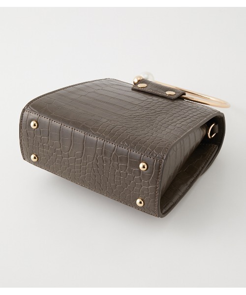 rienda(リエンダ)の「フェイクパールリングクロコライクショルダーバッグ(ショルダーバッグ・レディース・ブラック/ブラウン/ライトベージュ・FREE)」の6枚目の写真