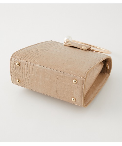 rienda(リエンダ)の「フェイクパールリングクロコライクショルダーバッグ(ショルダーバッグ・レディース・ブラック/ブラウン/ライトベージュ・FREE)」の16枚目の写真