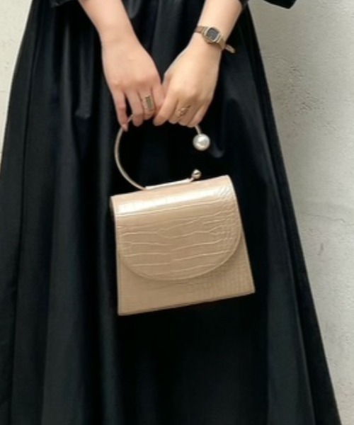 rienda(リエンダ)の「フェイクパールリングクロコライクショルダーバッグ(ショルダーバッグ・レディース・ブラック/ブラウン/ライトベージュ・FREE)」の22枚目の写真