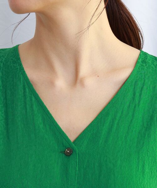 JET(ジェット)の「◆【ウォッシャブル】フロントボタン花柄Vネックワンピース(ワンピース・レディース・グリーン系その他5/ネイビー系3・04)」の8枚目の写真