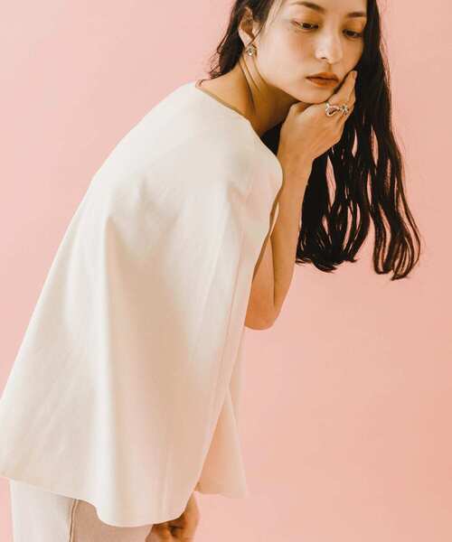 SENSE OF PLACE by URBAN RESEARCH(センスオブプレイスバイアーバンリサーチ)の「naturaglace×SENSE OF PLACE 『別注』ナチュラグラッセ ポンチョトップ(Tシャツ/カットソー・レディース・オフホワイト/ライトベージュ/ラベンダー・ONE)」の4枚目の写真