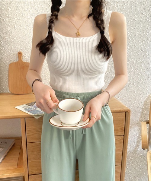 yuue' ( wear )（ユーイ）の「フロントスクエア タンクトップ（タンクトップ・レディース・ホワイト/ブラック/ベージュ/ライトピンク・FREE）」の6枚目の写真