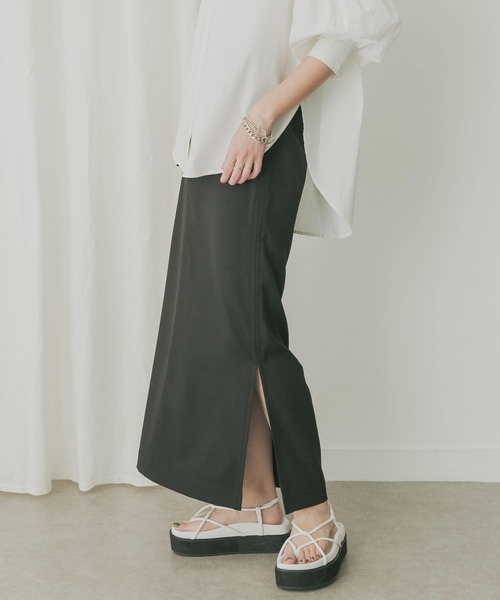 KBF（ケイビーエフ）の「KBF+　ポケットスリットロングスカート（スカート・レディース・ブラック/オリーブ/ベージュ系その他・ONE）」の19枚目の写真