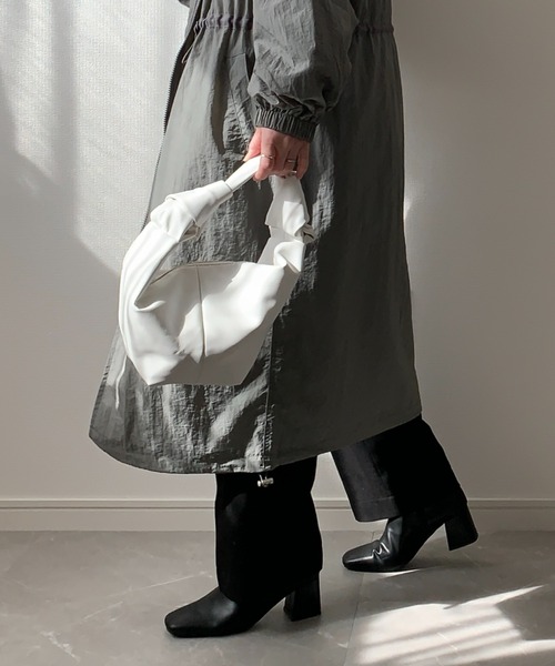 ISOOK（アイスー）の「Crescent hand bag / クレセントハンドバッグ（mi select）（ハンドバッグ・レディース・ホワイト/ブラック/ブラウン・FREE）」の15枚目の写真