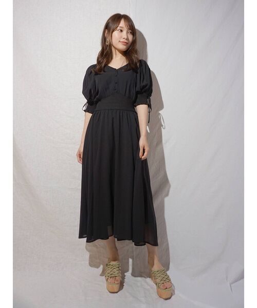 MERCURYDUO（マーキュリーデュオ）の「ボリュームスリーブシャーリングシャツワンピース（ワンピース・レディース・ベージュ/ライム/ブラック・FREE）」の2枚目の写真