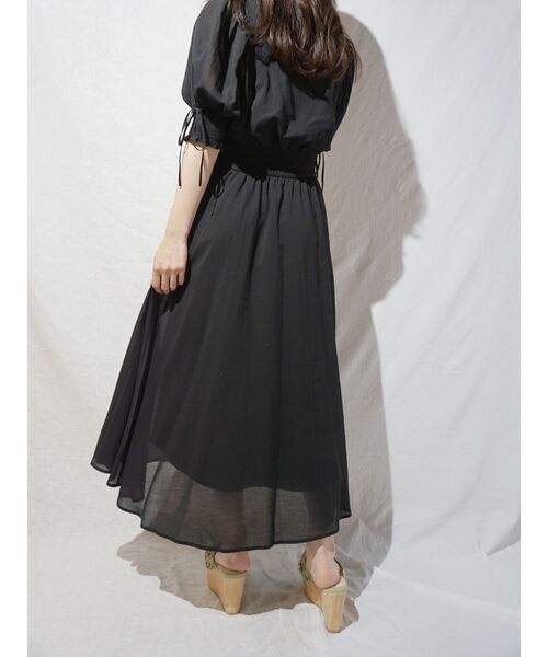 MERCURYDUO（マーキュリーデュオ）の「ボリュームスリーブシャーリングシャツワンピース（ワンピース・レディース・ベージュ/ライム/ブラック・FREE）」の6枚目の写真