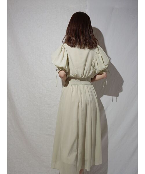 MERCURYDUO（マーキュリーデュオ）の「ボリュームスリーブシャーリングシャツワンピース（ワンピース・レディース・ベージュ/ライム/ブラック・FREE）」の8枚目の写真