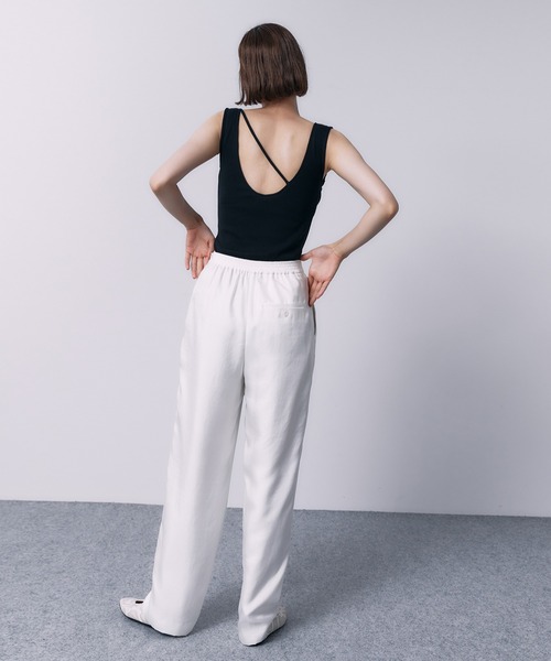 STUNNING LURE(スタニングルアー)の「カップ付きタンク(タンクトップ・レディース・ブラック/ライトベージュ・SMALL/MEDIUM)」の7枚目の写真