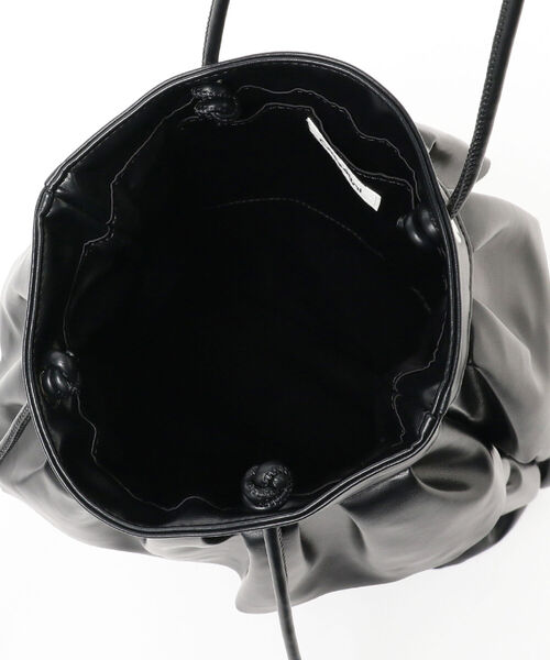 B:MING by BEAMS（ビーミングバイビームス）の「Casselini / フリル バッグ（トートバッグ・レディース・ブラック/ベージュ・ONE SIZE）」の4枚目の写真