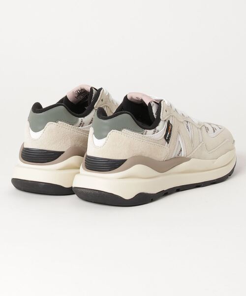 NEW BALANCE(ニューバランス)の「M5740(スニーカー・メンズ・ベージュ・23.5cm/29.0cm/26.5cm/23.0cm/27.0cm/24.0cm/27.5cm/24.5cm/25.5cm/22.5cm/28.0cm/26.0cm/30.0cm/25.0cm/28.5cm)」の3枚目の写真