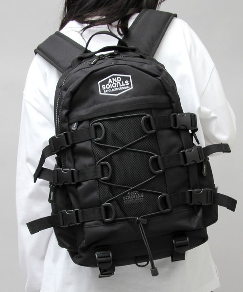 Satellite（サテライト）の「Satellite / サテライト / And Studios FLOCKK フロック / 防水素材 バックパック / リュックサック / 25リットル / キャリーオンバッグ（バックパック/リュック・メンズ・ブラック系その他/ブラック・FREE）」の2枚目の写真