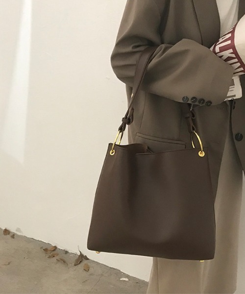 blatto（ブラット）の「【blatto】シンセティックレザー スクエアショルダー/トート/oku-bag24-34（ショルダーバッグ・レディース・ブラック/ベージュ/ダークブラウン・FREE）」の2枚目の写真