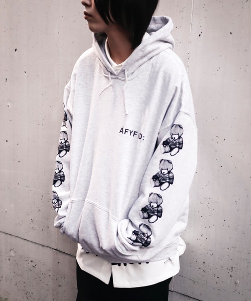 AFYF（エーエフワイエフ）の「AFYF GILDAN BODYDARK BEAR HOODED SW/ビッグシルエット ギルダンボディ ダークベアー ビッグプルオーバー パーカー/スウェット（パーカー・メンズ・ブラック系その他5/マルーン/ブラック系その他3/ブラック系その他2/ブラック系その他/ブルー系その他/グリーン系その他2/パープル系その他/ブルー系その他5/ホワイト系その他/レッド/ピンク系その他/ブルー系その他3/グレー系その他/ブルー系その他4/ブルー系その他2/ブラック系その他6/ホワイト系その他2/レッド系その他/ホワイト系その他3・FREE）」の10枚目の写真