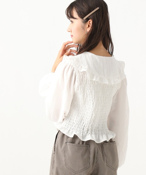 repipi armario（レピピ アルマリオ）の「フリル襟シャーリングブラウス（シャツ/ブラウス・キッズ・ブラウン系その他/ホワイト・MEDIUM/SMALL/LARGE）」の6枚目の写真