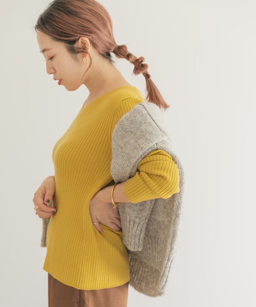 ITEMS URBANRESEARCH(アイテムズ アーバンリサーチ)の「ウォッシャブルVネックリブニット(ニット/セーター・レディース・オフホワイト/ブラック/マスタード/グレー/ブラウン・FREE)」の19枚目の写真