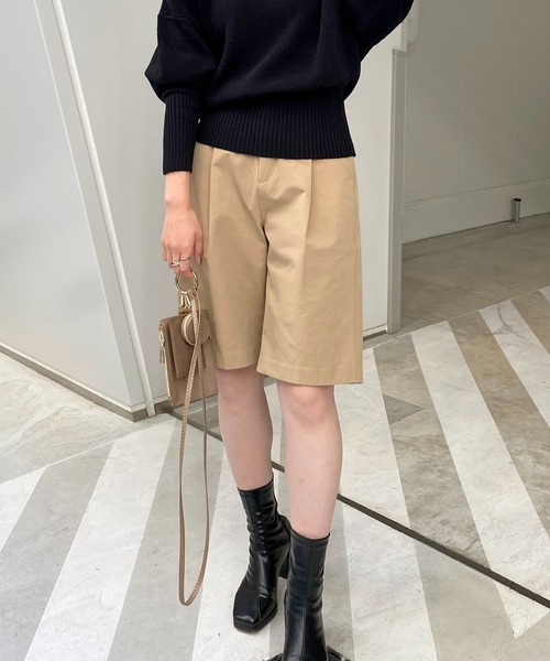 CAPRICIEUX LE'MAGE（カプリシューレマージュ）の「ボンディングハーフパンツ（その他パンツ・レディース・ブラック/ベージュ・FREE）」の2枚目の写真