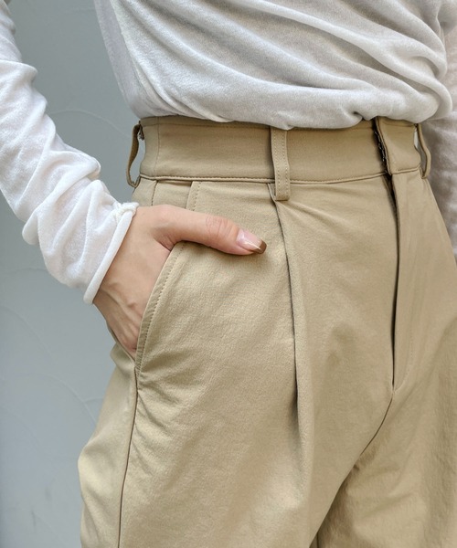 CAPRICIEUX LE'MAGE（カプリシューレマージュ）の「ボンディングハーフパンツ（その他パンツ・レディース・ブラック/ベージュ・FREE）」の3枚目の写真