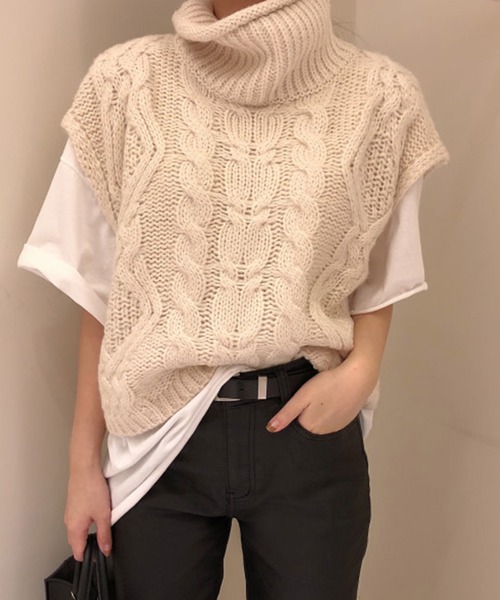 VitaFelice（ヴィータフェリーチェ）の「ケーブルニットベスト（ベスト・レディース・オレンジ/ベージュ系その他/ブラック/ブルー・FREE）」の4枚目の写真