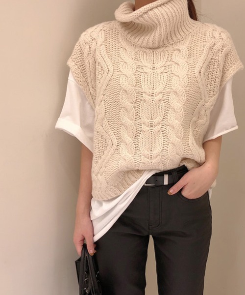 VitaFelice（ヴィータフェリーチェ）の「ケーブルニットベスト（ベスト・レディース・オレンジ/ベージュ系その他/ブラック/ブルー・FREE）」の5枚目の写真