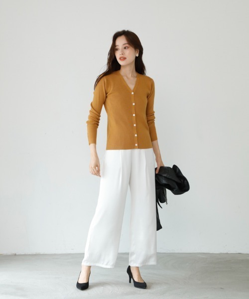 M.deux(エムドゥ)の「サテンワイドパンツ(その他パンツ・レディース・オフホワイト/モカ・MEDIUM)」の7枚目の写真