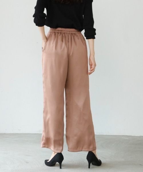 M.deux(エムドゥ)の「サテンワイドパンツ(その他パンツ・レディース・オフホワイト/モカ・MEDIUM)」の10枚目の写真