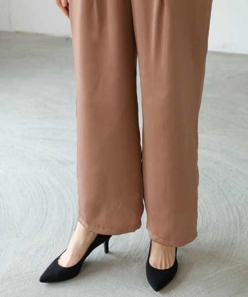 M.deux(エムドゥ)の「サテンワイドパンツ(その他パンツ・レディース・オフホワイト/モカ・MEDIUM)」の4枚目の写真