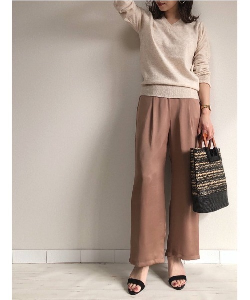 M.deux(エムドゥ)の「サテンワイドパンツ(その他パンツ・レディース・オフホワイト/モカ・MEDIUM)」の20枚目の写真