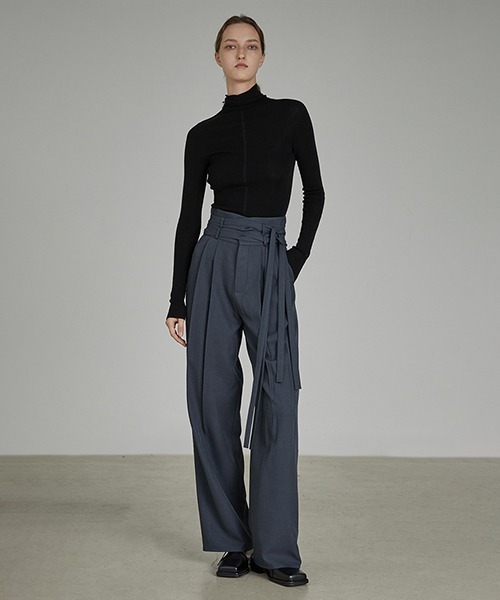 UNSPOKEN(アンスポクン)の「【UNSPOKEN】Double waist belt tuck pants UD21K024(スラックス・レディース・ダークグレー・S/M/L)」の5枚目の写真