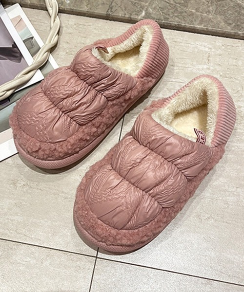 DAY CLOSET(デイ クローゼット)の「2WAYキルティングボアルームシューズ(ルームシューズ/スリッパ・メンズ・ブラウン/ピンク/イエロー/オレンジ/グレー・25cm/26cm/27cm/23cm/24cm)」の4枚目の写真