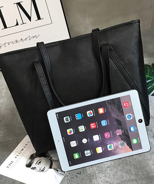 Dita（ディータ）の「ベーシックトートバッグA4（トートバッグ・レディース・レッド/ブラック/ネイビー/ブラック系その他・FREE）」の7枚目の写真