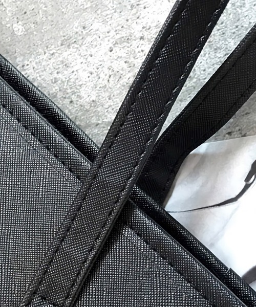 Dita（ディータ）の「ベーシックトートバッグA4（トートバッグ・レディース・レッド/ブラック/ネイビー/ブラック系その他・FREE）」の8枚目の写真