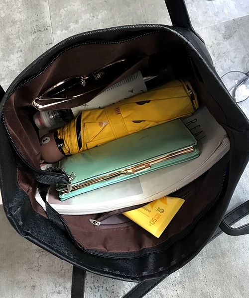 Dita（ディータ）の「ベーシックトートバッグA4（トートバッグ・レディース・レッド/ブラック/ネイビー/ブラック系その他・FREE）」の22枚目の写真