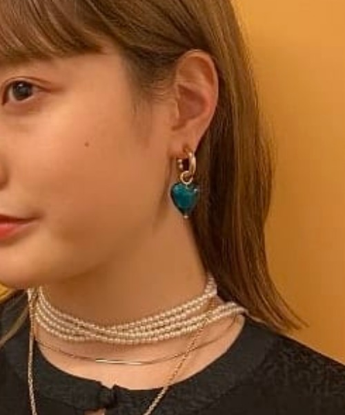 Ray BEAMS（レイビームス）の「Ray BEAMS / デッドストック ガラス ハート イヤリング（イヤリング・レディース・グリーン/レッド・ONE SIZE）」の2枚目の写真